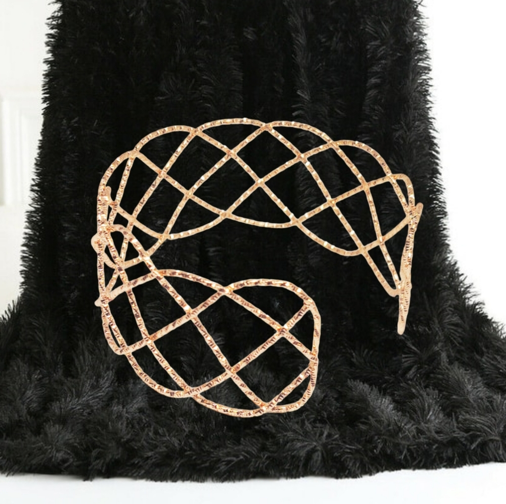 🌲10/$20. Gold Tone Open Cuff Bracelet - Picture 6 of 7